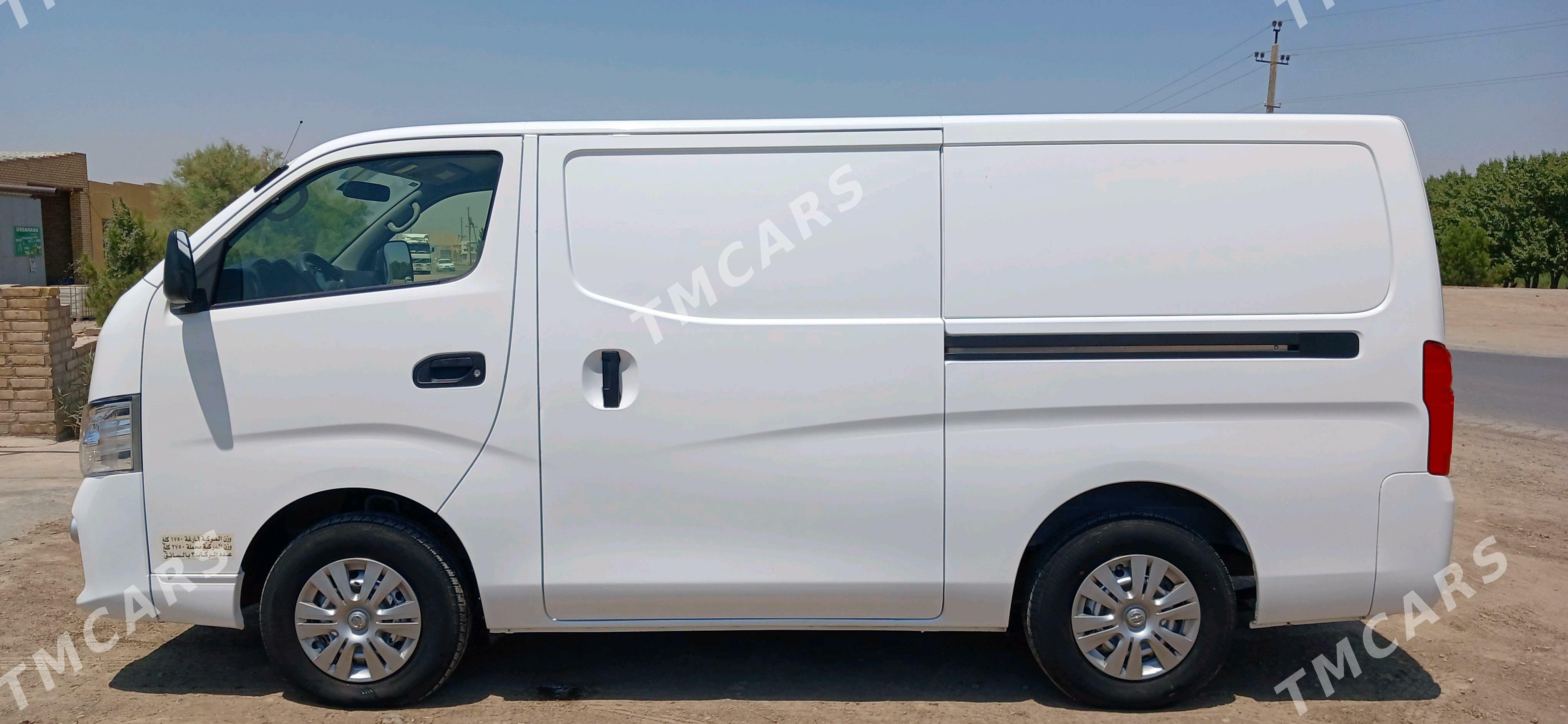 Nissan Urvan 2021 - 305 000 TMT - Керки - img 4