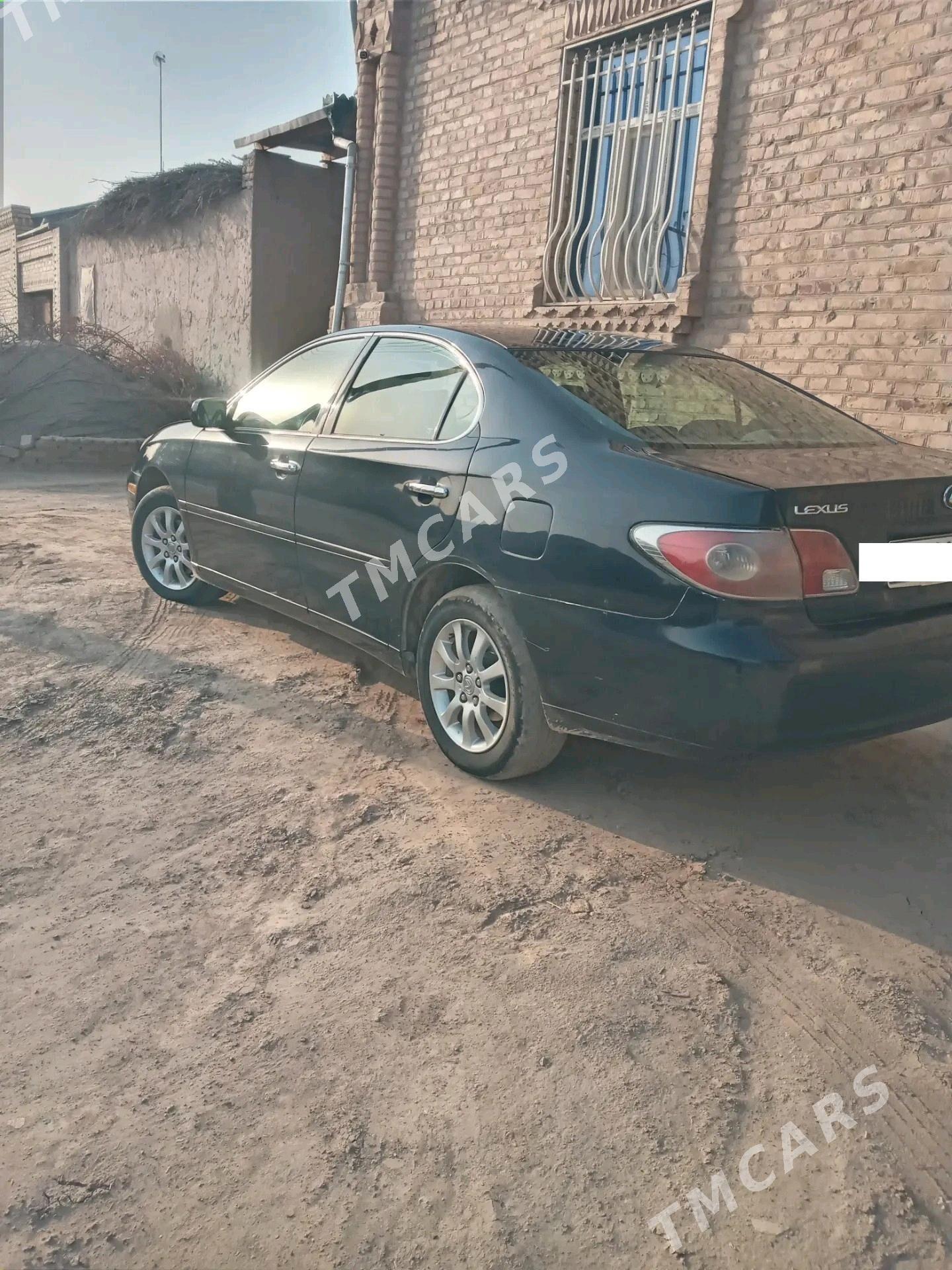 Lexus ES 300 2002 - 135 000 TMT - Гурбансолтан Едже - img 5