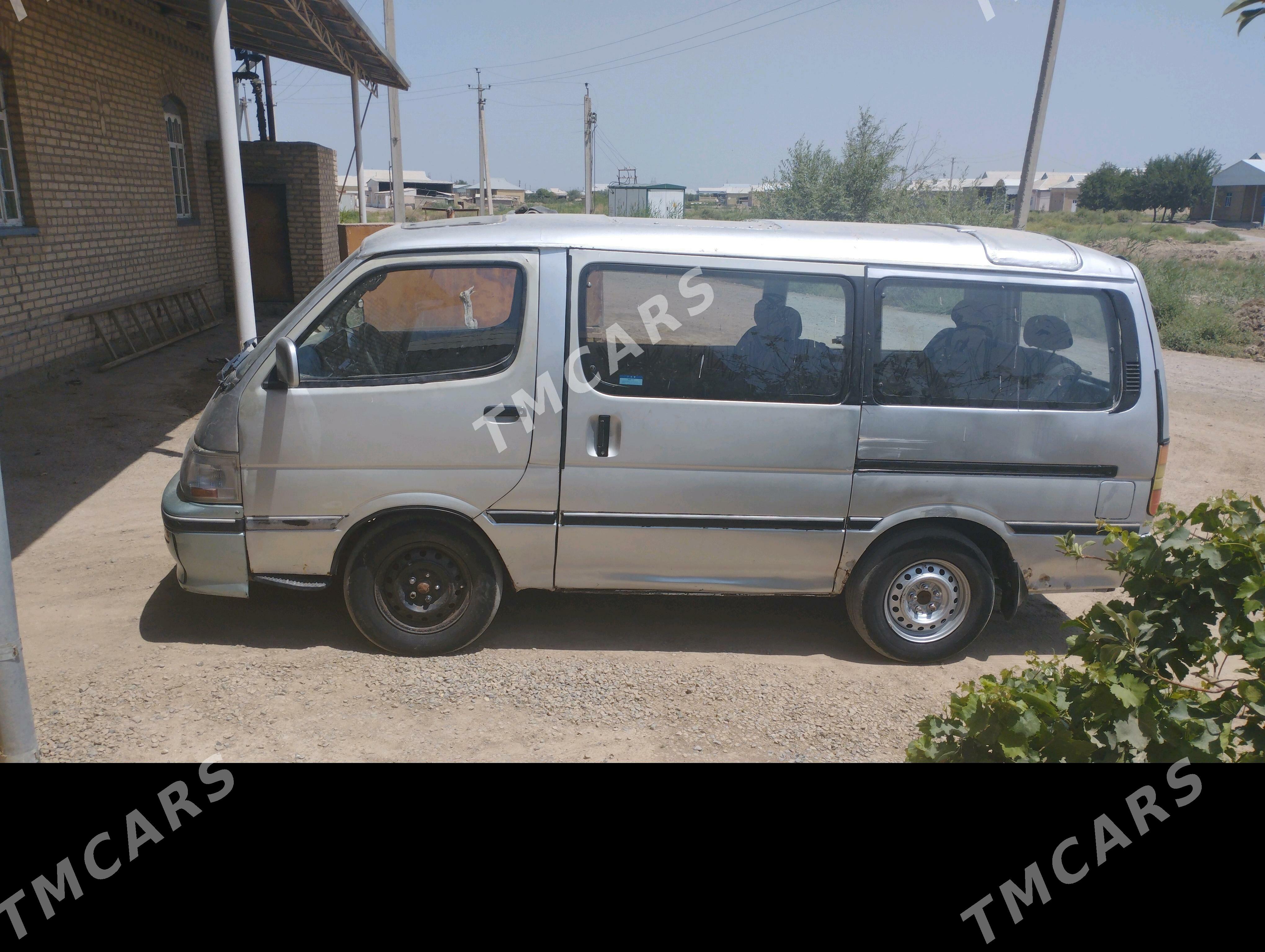 Toyota Hiace 1991 - 32 000 TMT - Мургап - img 4