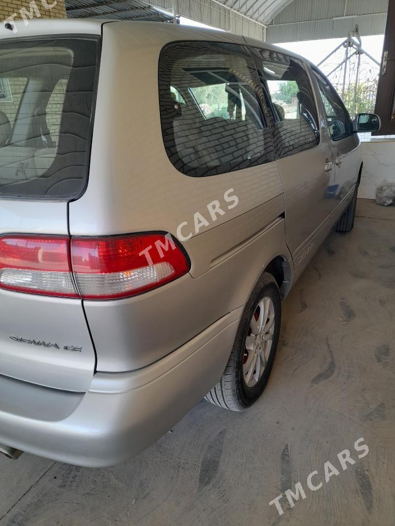 Toyota Sienna 2001 - 150 000 TMT - Sakarçäge - img 3