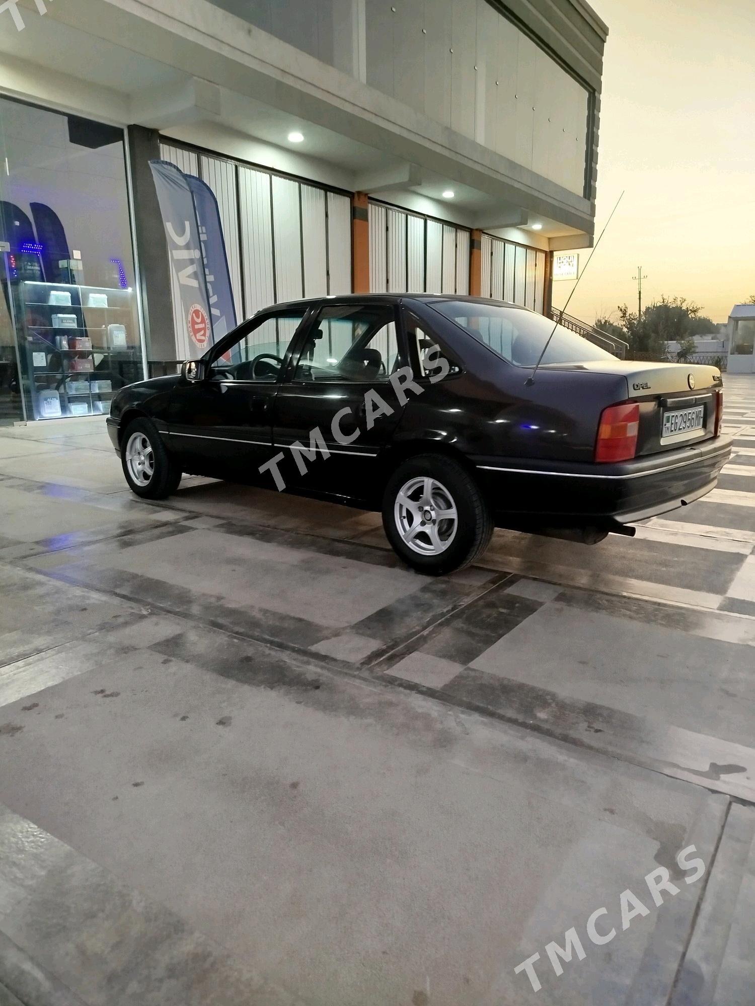 Opel Vectra 1992 - 35 000 TMT - Mary - img 3