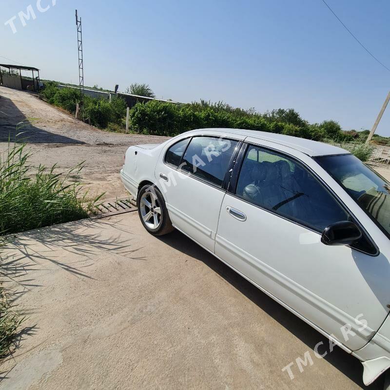 Nissan Maxima 1998 - 36 000 TMT - Чарджоу - img 1