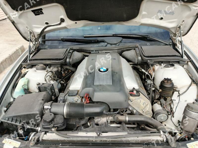 BMW E39 2001 - 125 000 TMT - Garadamak - img 3