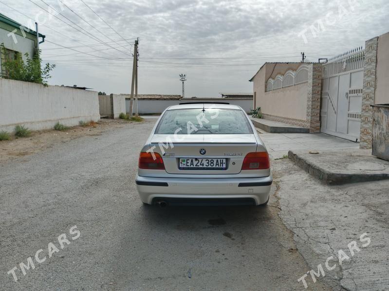 BMW E39 2001 - 125 000 TMT - Garadamak - img 8
