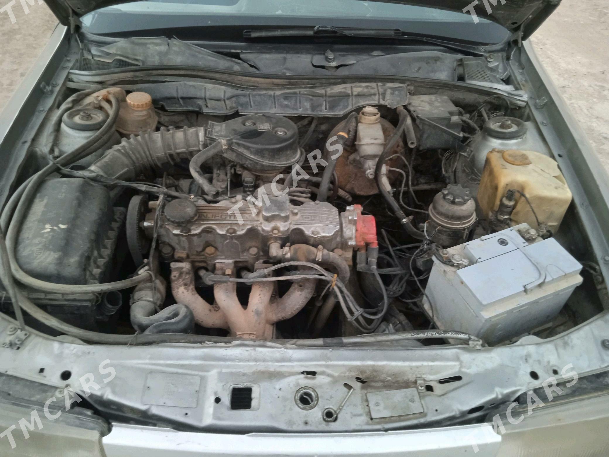 Opel Vectra 1989 - 21 000 TMT - Baýramaly - img 4