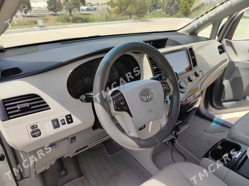 Toyota Sienna 2011 - 290 000 TMT - Туркменабат - img 10