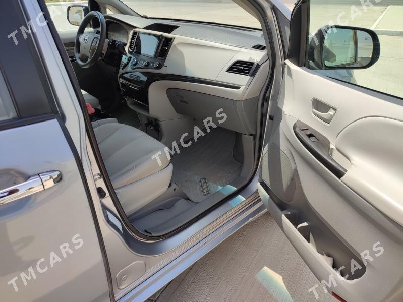 Toyota Sienna 2011 - 290 000 TMT - Туркменабат - img 2