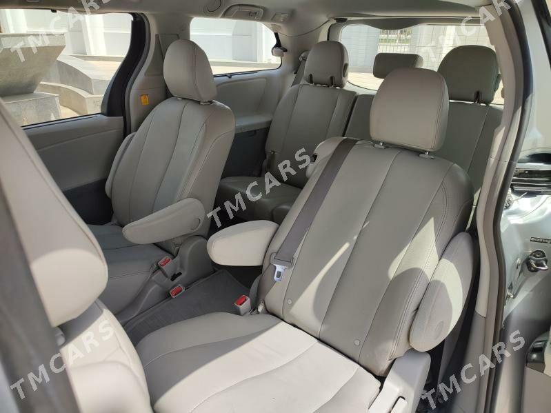 Toyota Sienna 2011 - 290 000 TMT - Туркменабат - img 1