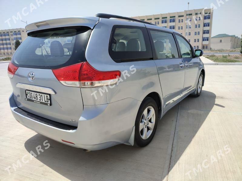 Toyota Sienna 2011 - 290 000 TMT - Туркменабат - img 6