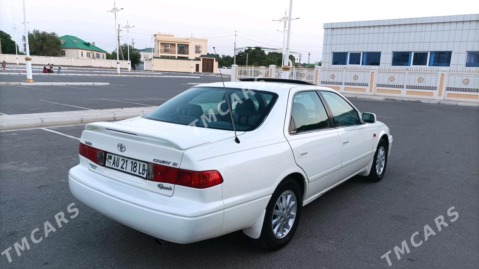 Toyota Camry 2001 - 160 000 TMT - Туркменабат - img 6
