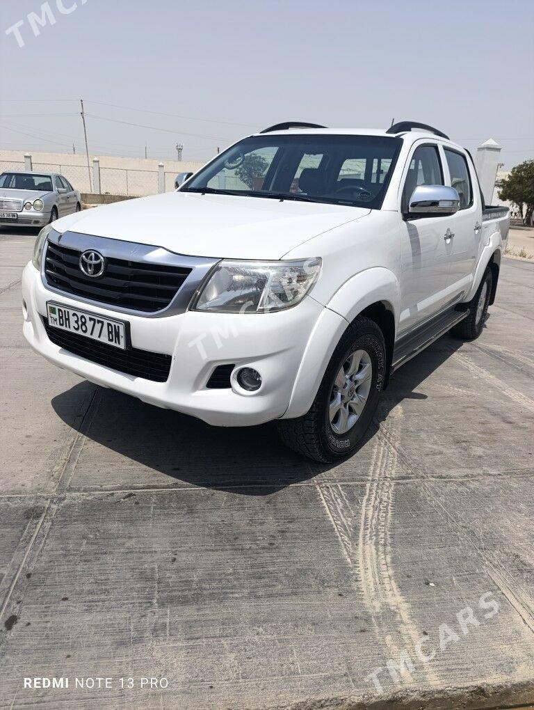 Toyota Hilux 2013 - 265 000 TMT - Türkmenbaşy - img 1