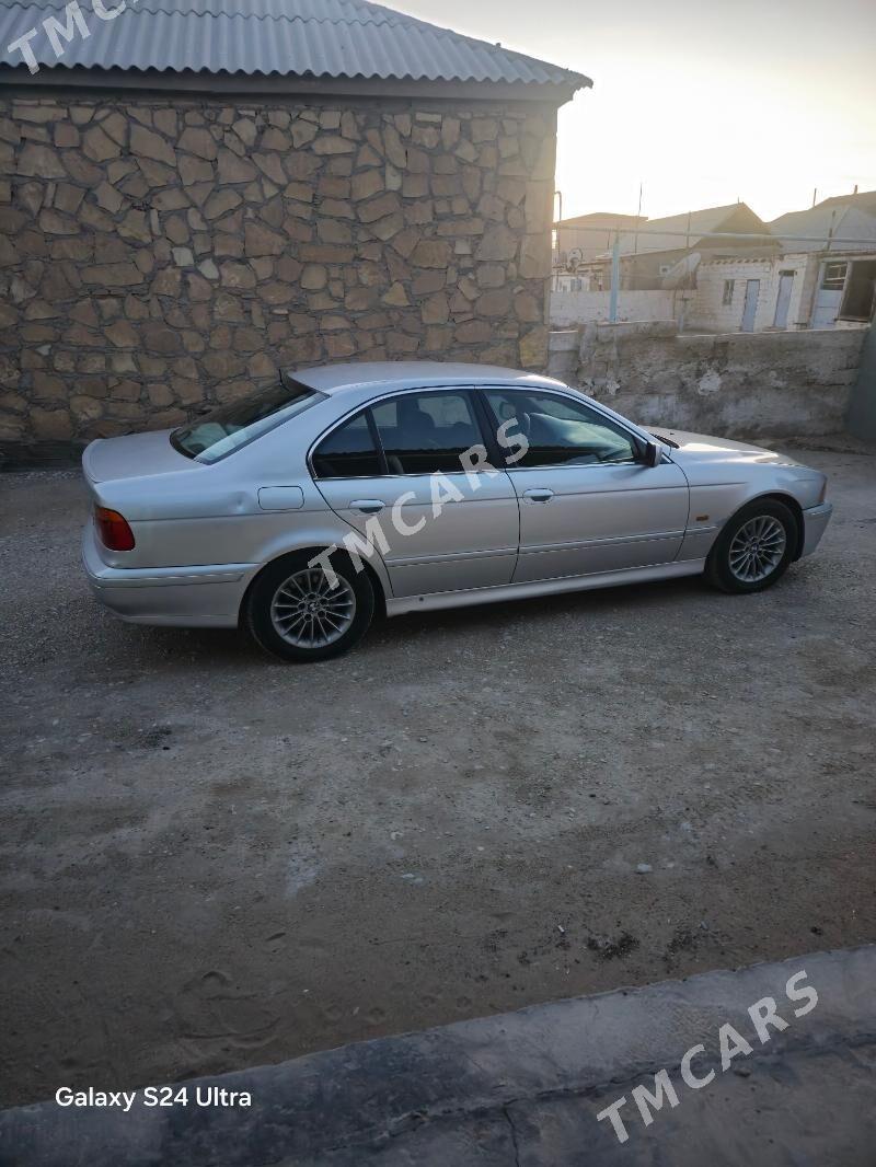 BMW E39 2001 - 120 000 TMT - Gumdag - img 1
