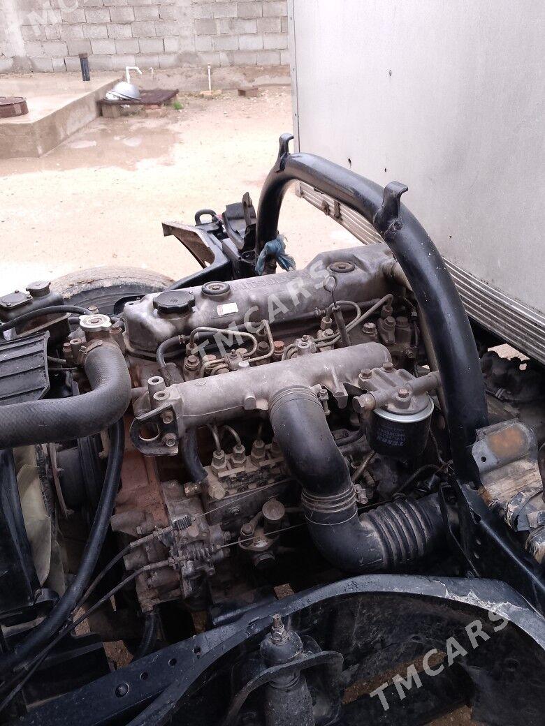 Mitsubishi Canter 2004 - 200 000 TMT - Balkanabat - img 7