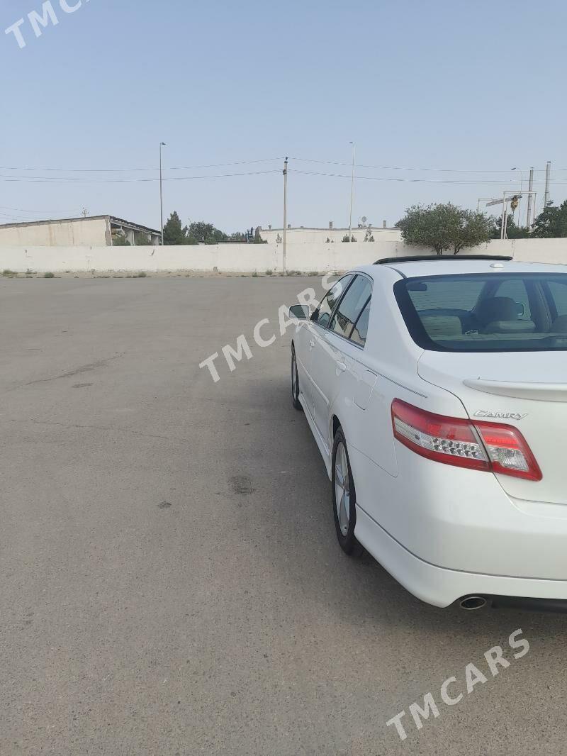 Toyota Camry 2011 - 220 000 TMT - Балканабат - img 2