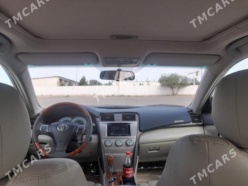Toyota Camry 2011 - 220 000 TMT - Балканабат - img 4