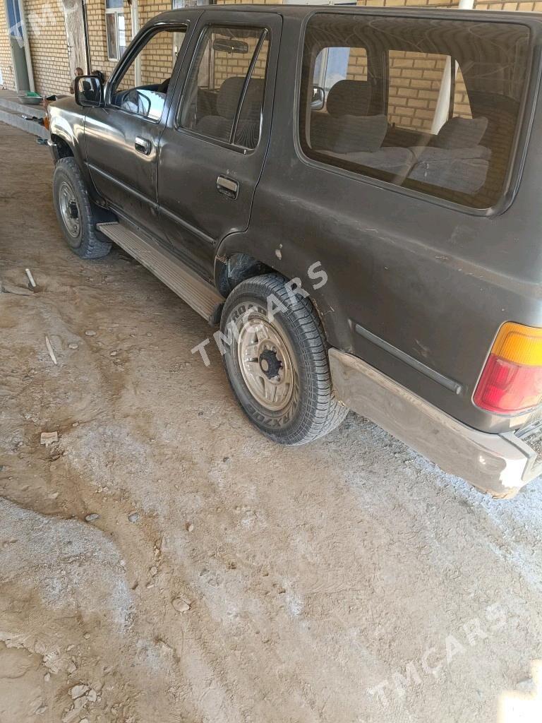 Toyota Hilux 1998 - 35 000 TMT - Мары - img 4