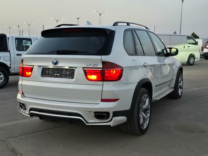 BMW X5 2010 - 375 000 TMT - "Altyn Asyr" Gündogar bazary (Jygyllyk) - img 4