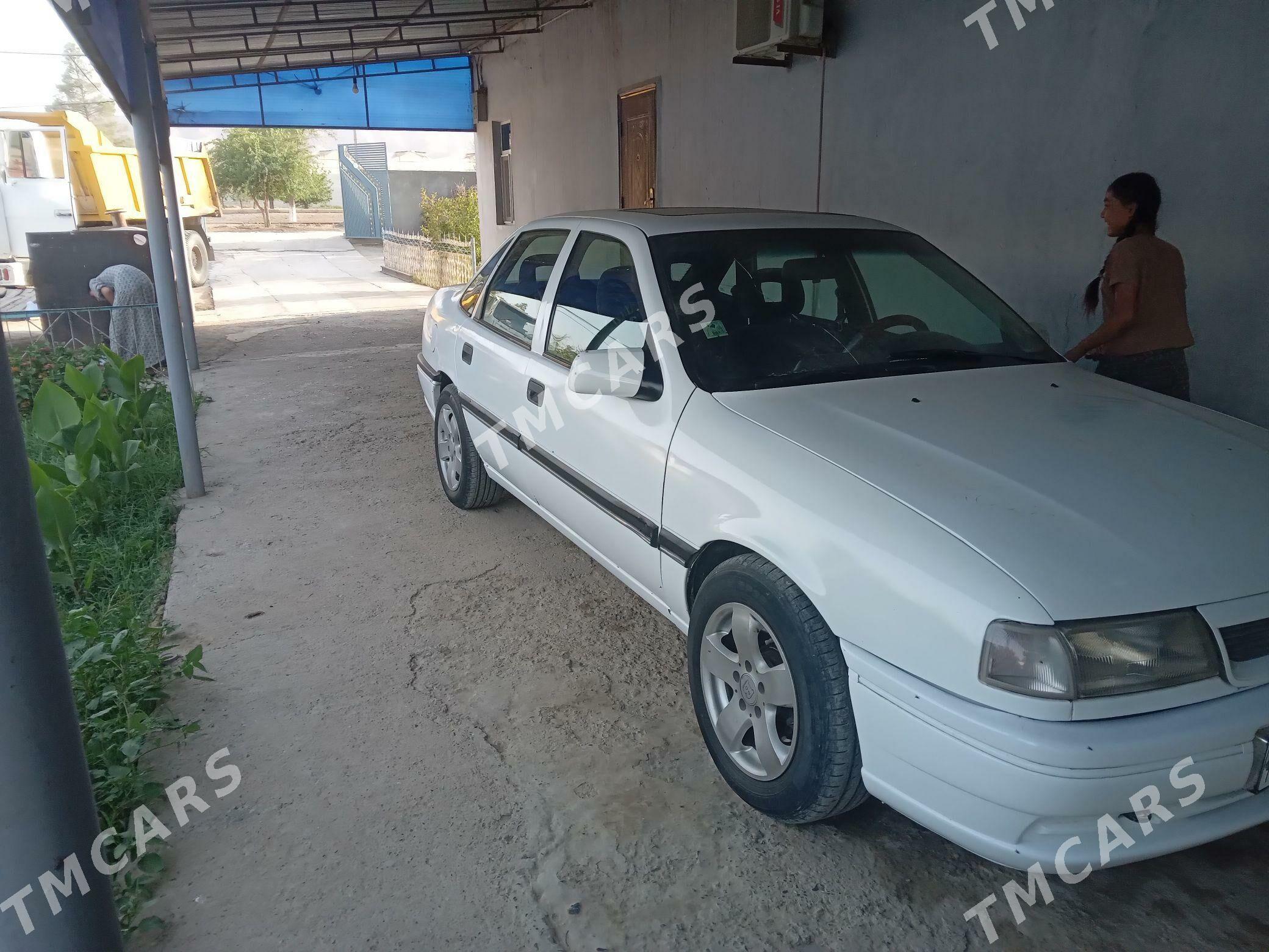 Opel Vectra 1993 - 30 000 TMT - Ýaşlyk - img 4