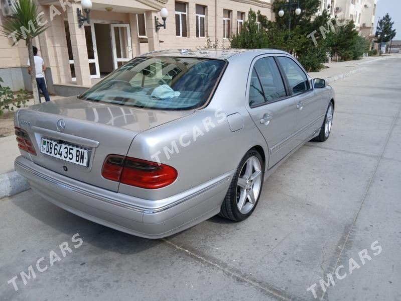 Mercedes-Benz E320 2001 - 120 000 TMT - Türkmenbaşy - img 3