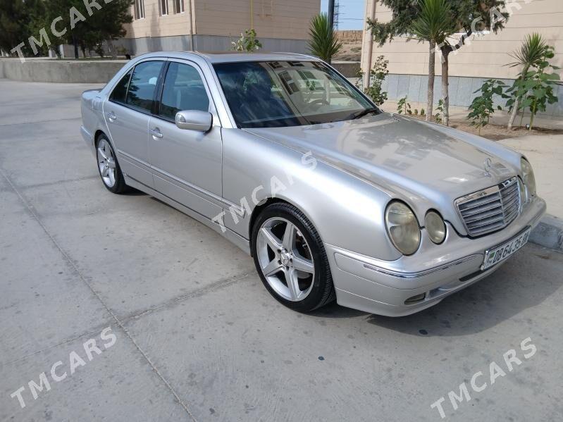 Mercedes-Benz E320 2001 - 120 000 TMT - Türkmenbaşy - img 1