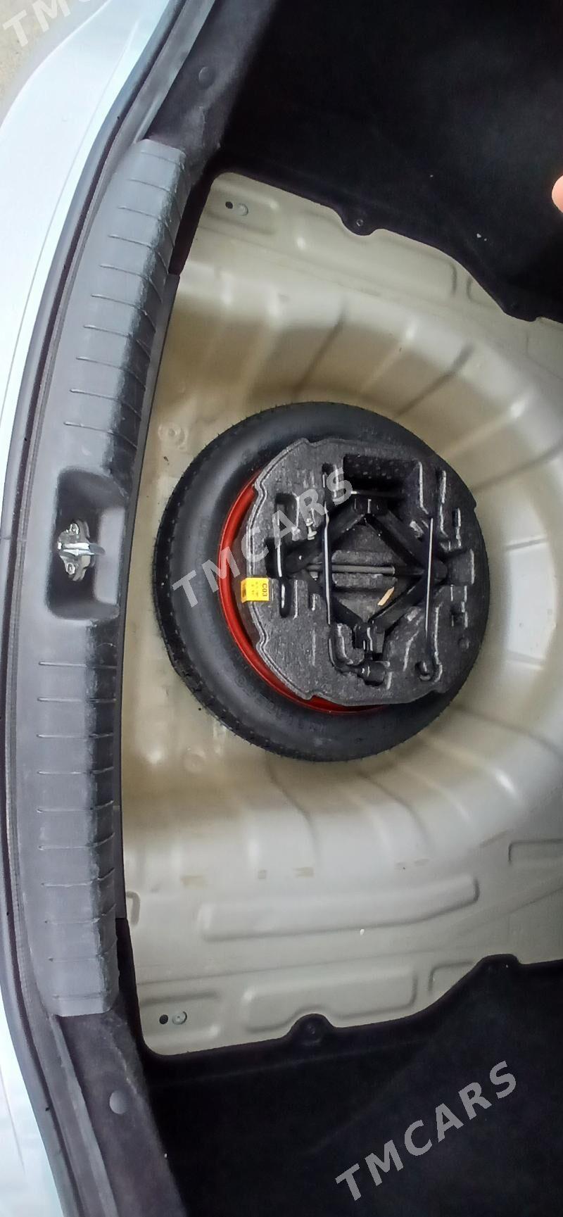 Hyundai Elantra 2018 - 210 000 TMT - Мир 4 - img 6