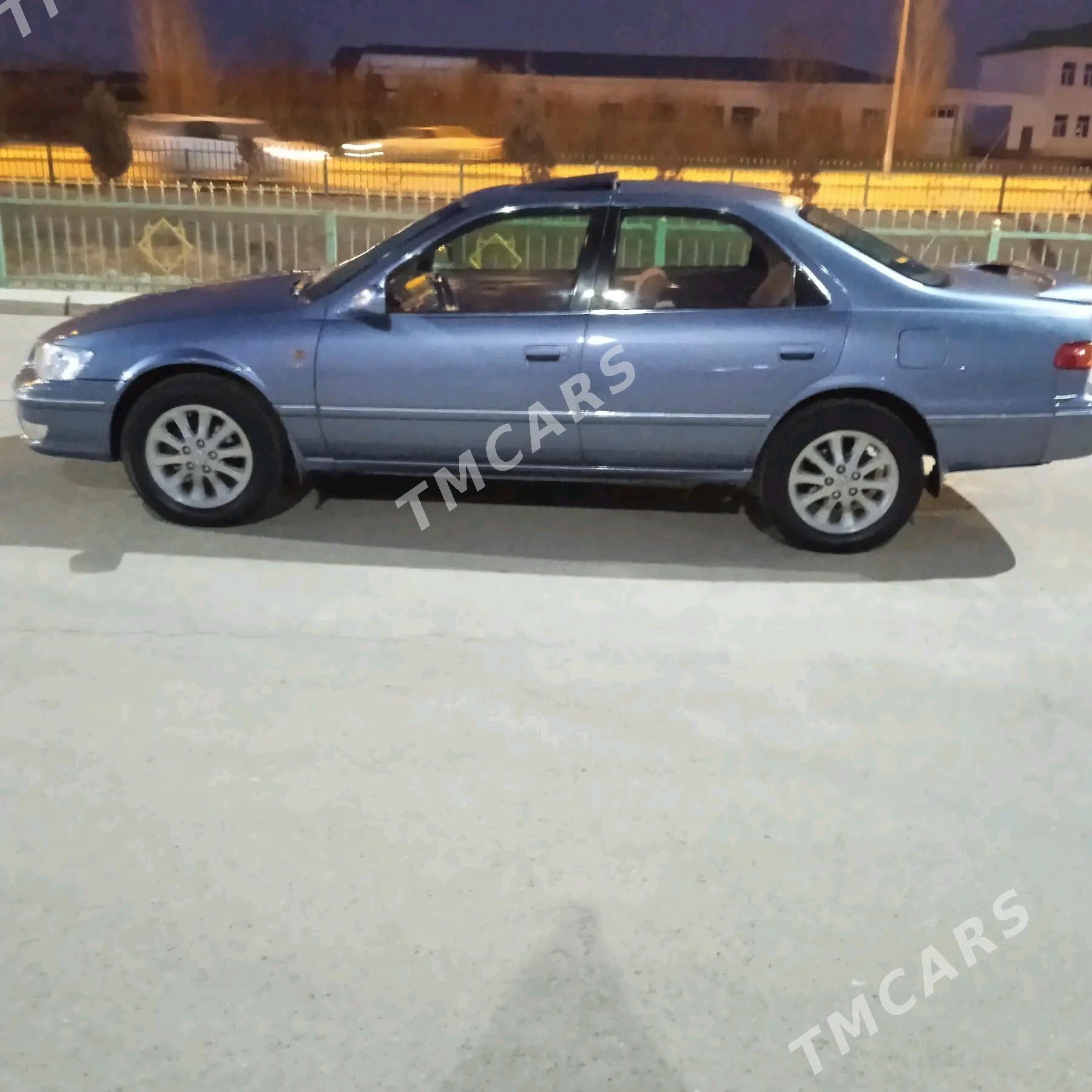 Toyota Camry 2001 - 70 000 TMT - Акдепе - img 3