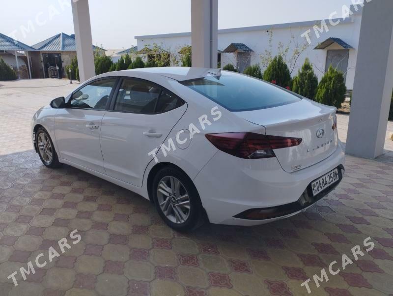Hyundai Elantra 2019 - 218 000 TMT - Balkanabat - img 8