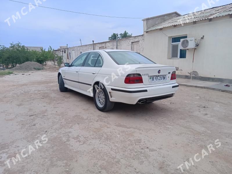 BMW E39 1999 - 70 000 TMT - Туркменбаши - img 1