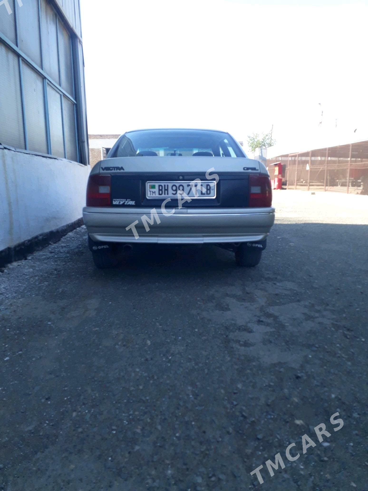 Opel Vectra 1990 - 30 000 TMT - Газаджак - img 2