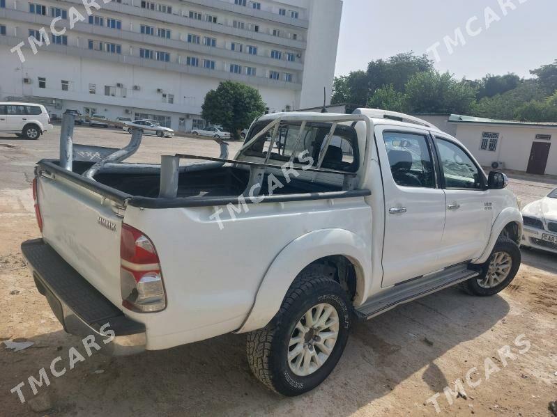 Toyota Hilux 2011 - 180 000 TMT - Ашхабад - img 2