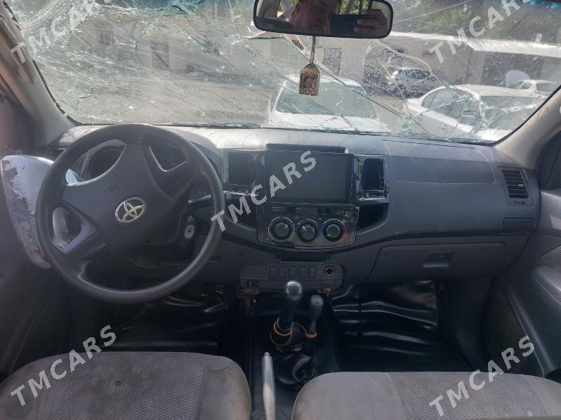 Toyota Hilux 2011 - 180 000 TMT - Ашхабад - img 3