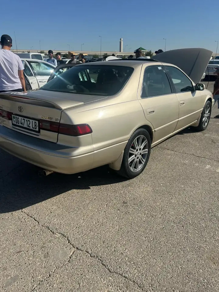 Toyota Camry 1998 - 120 000 TMT - Дянев - img 7