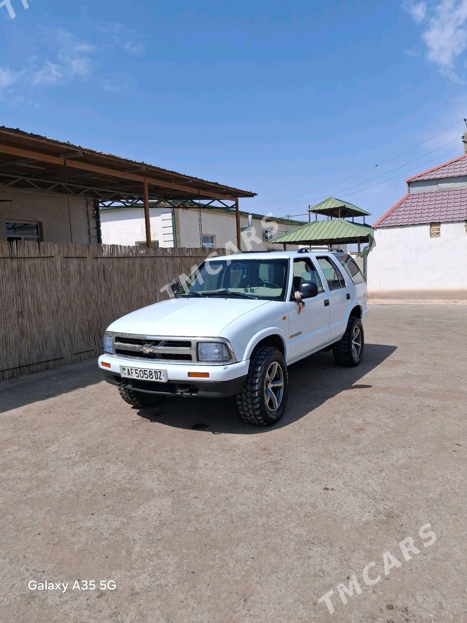 Chevrolet Blazer 1996 - 50 000 TMT - Дашогуз - img 9