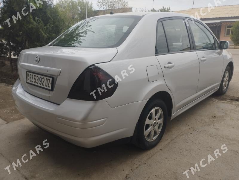 Nissan Versa 2010 - 110 000 TMT - Дашогуз - img 4