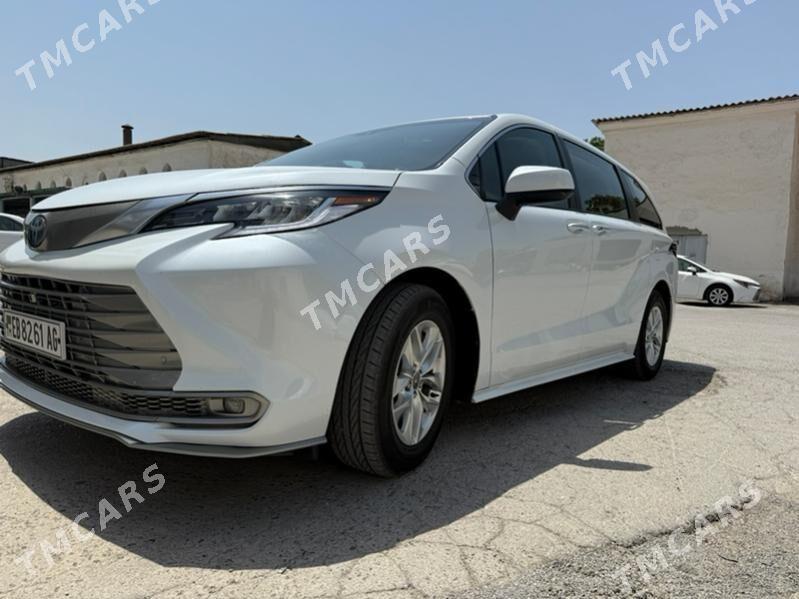 Toyota Sienna 2022 - 475 000 TMT - Aşgabat - img 3