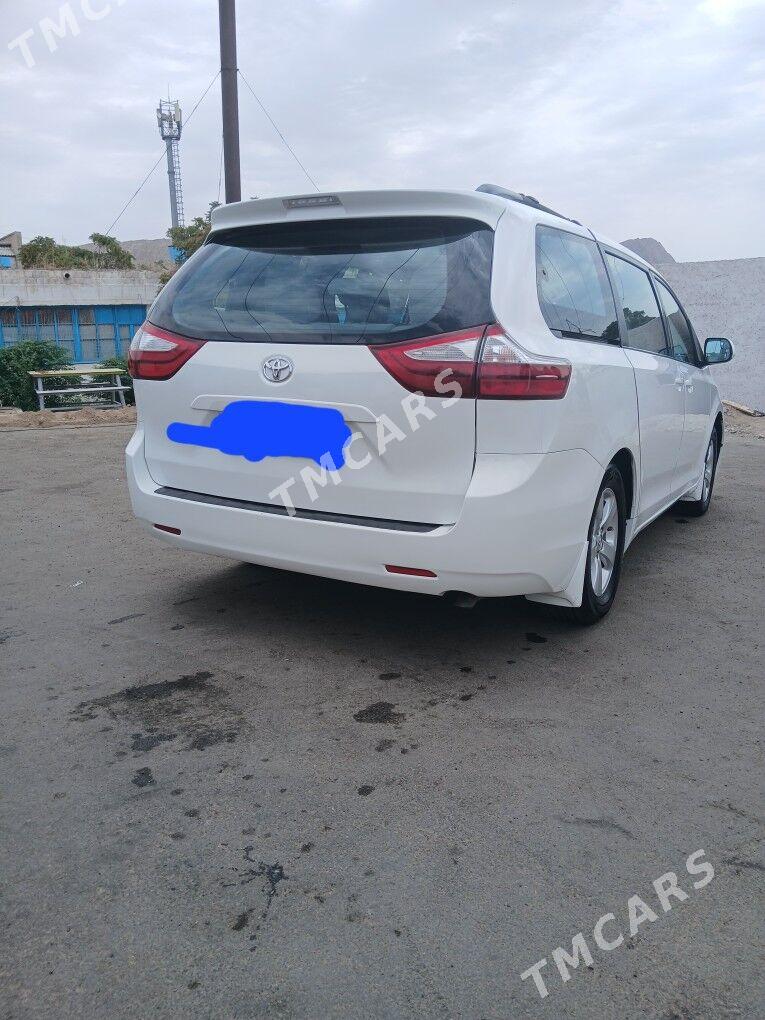 Toyota Sienna 2016 - 340 000 TMT - Türkmenbaşy - img 3