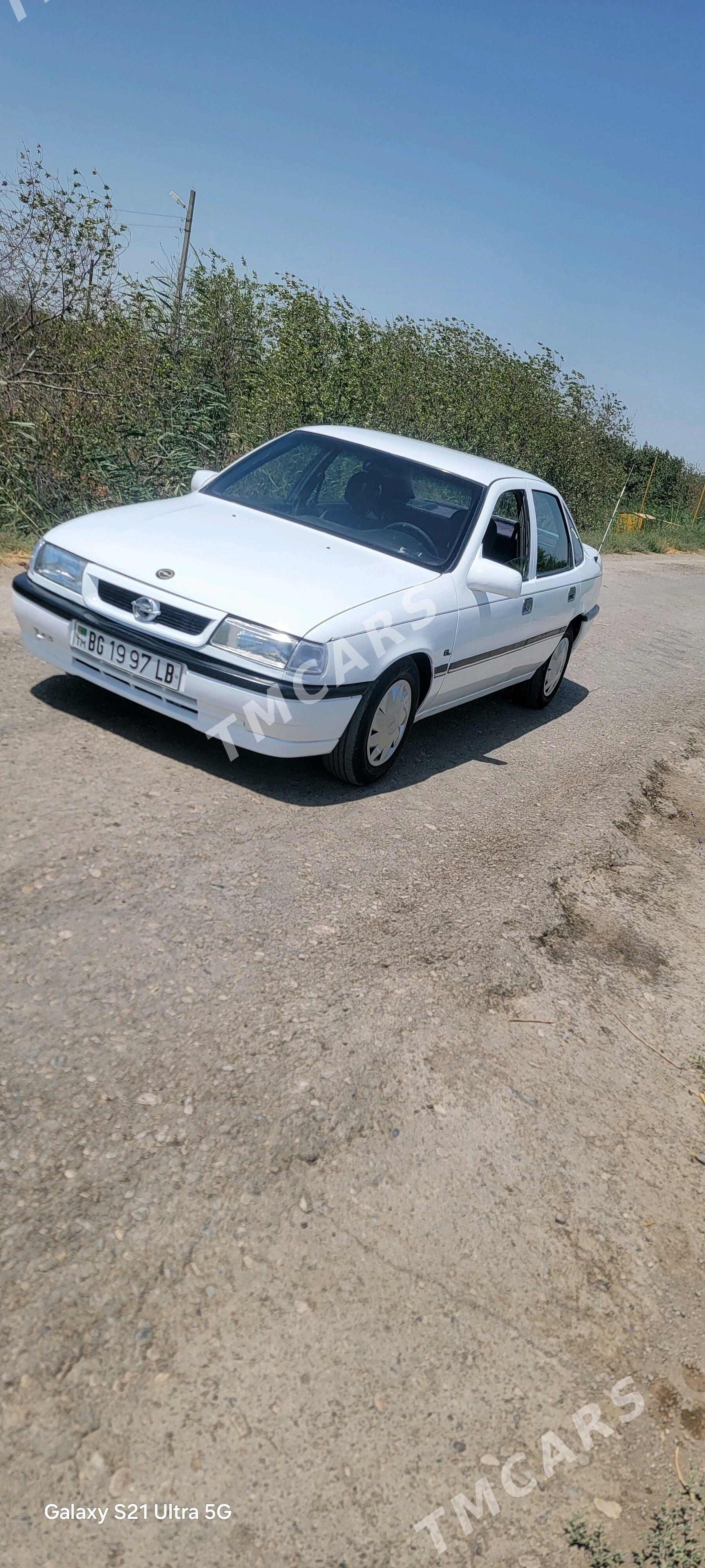 Opel Vectra 1992 - 30 000 TMT - Сакар - img 2