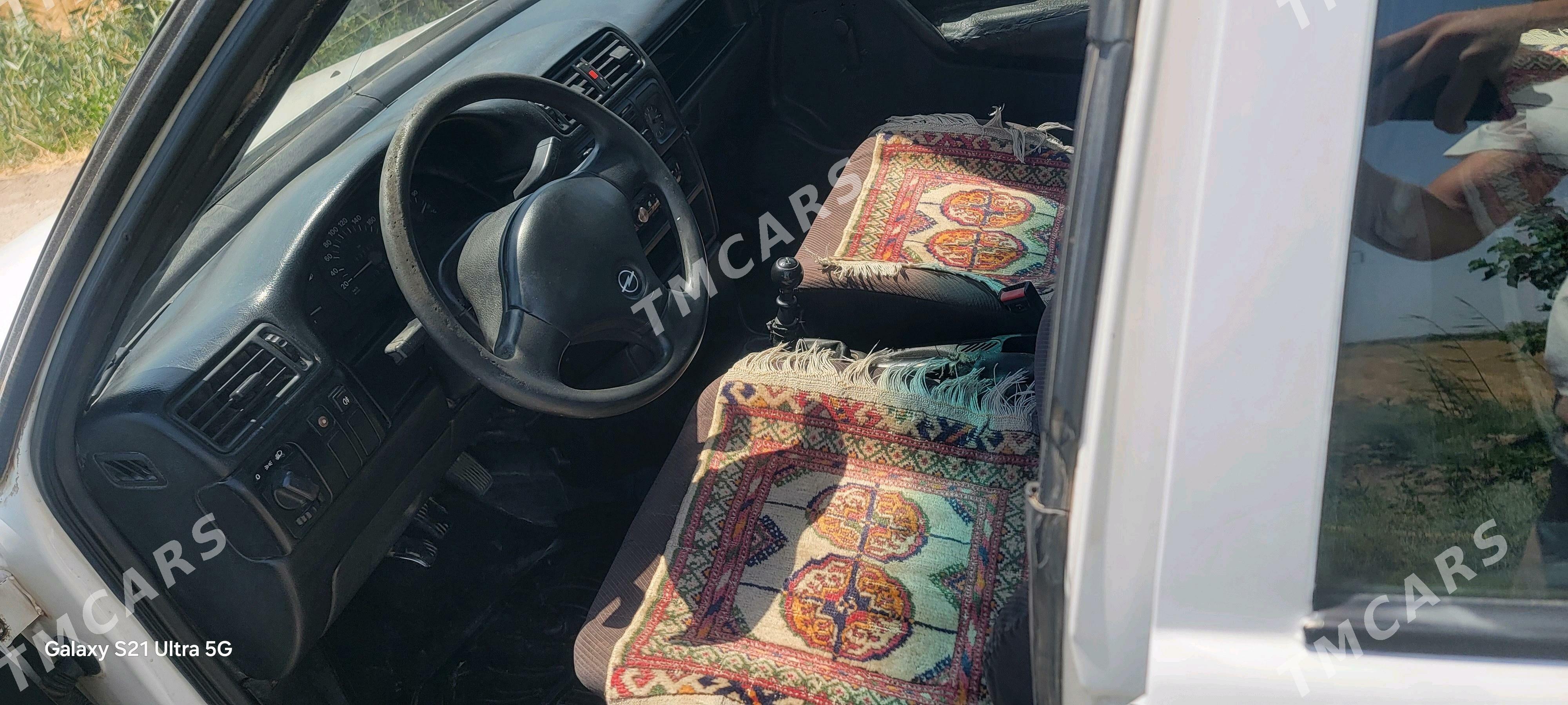 Opel Vectra 1992 - 30 000 TMT - Сакар - img 5