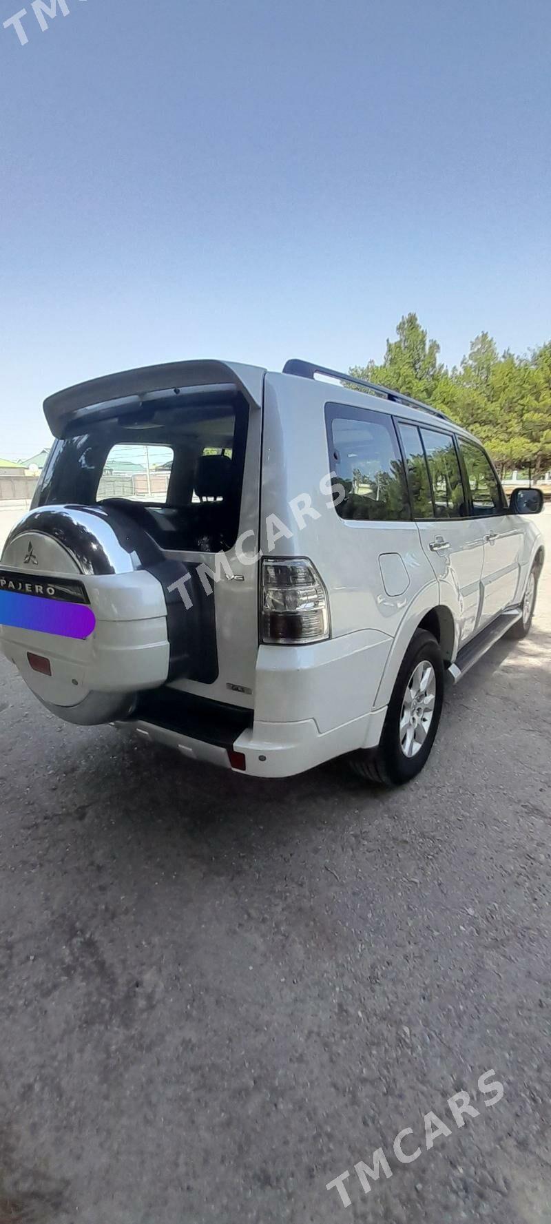 Mitsubishi Pajero 2013 - 265 000 TMT - Garadamak Şor - img 5