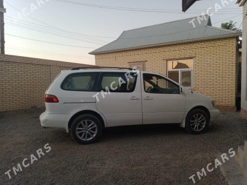 Toyota Sienna 2000 - 140 000 TMT - Mary - img 4