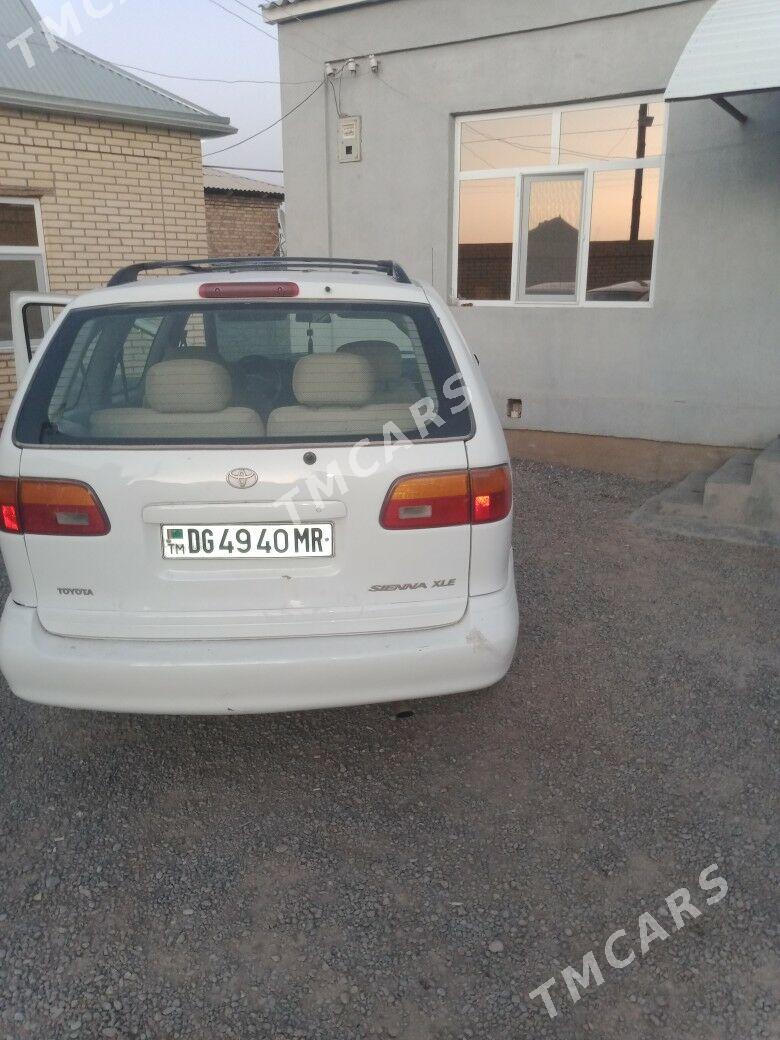 Toyota Sienna 2000 - 140 000 TMT - Mary - img 1