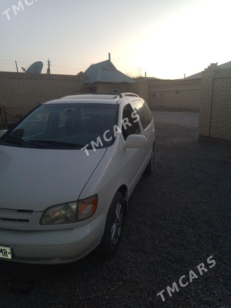 Toyota Sienna 2000 - 140 000 TMT - Mary - img 2
