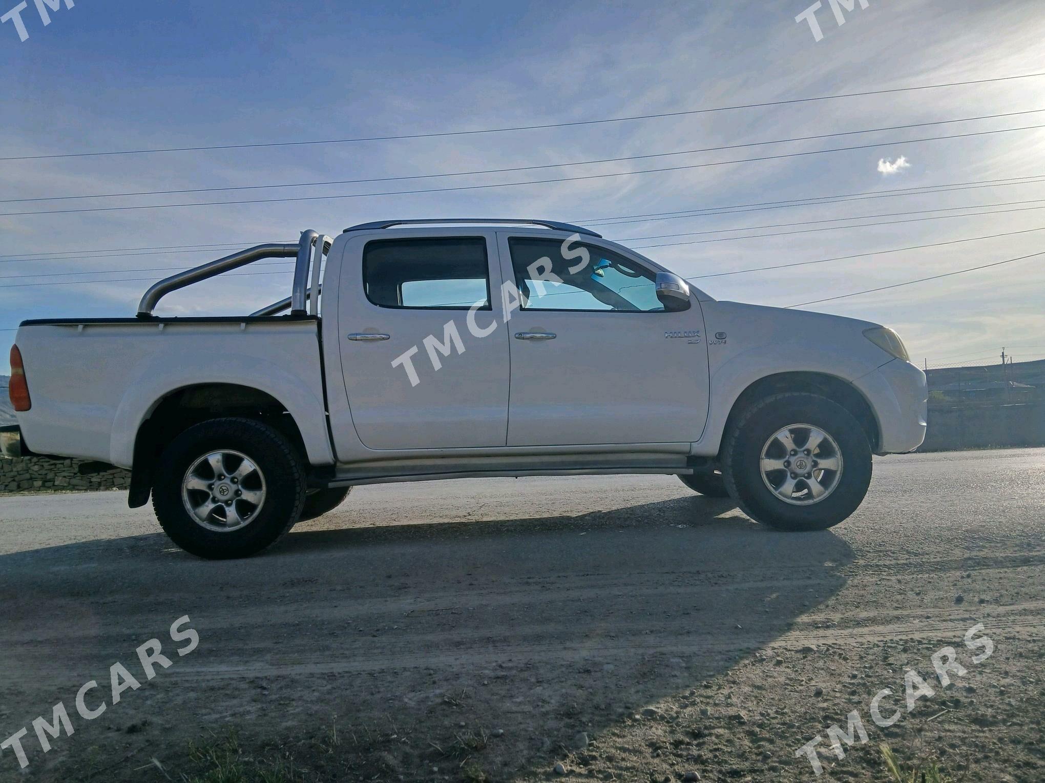 Toyota Hilux 2009 - 220 000 TMT - Бахарден - img 6