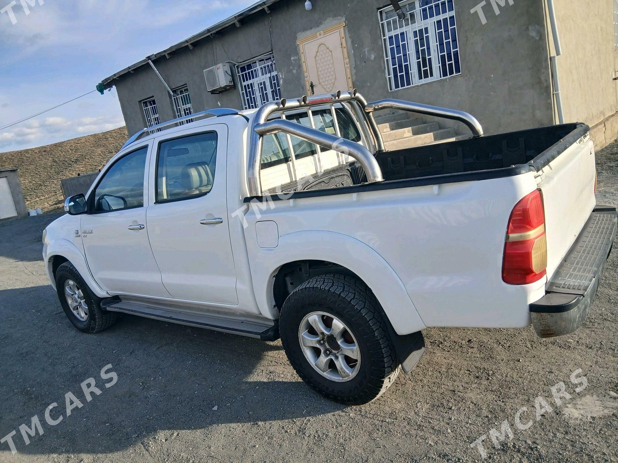 Toyota Hilux 2009 - 220 000 TMT - Бахарден - img 7