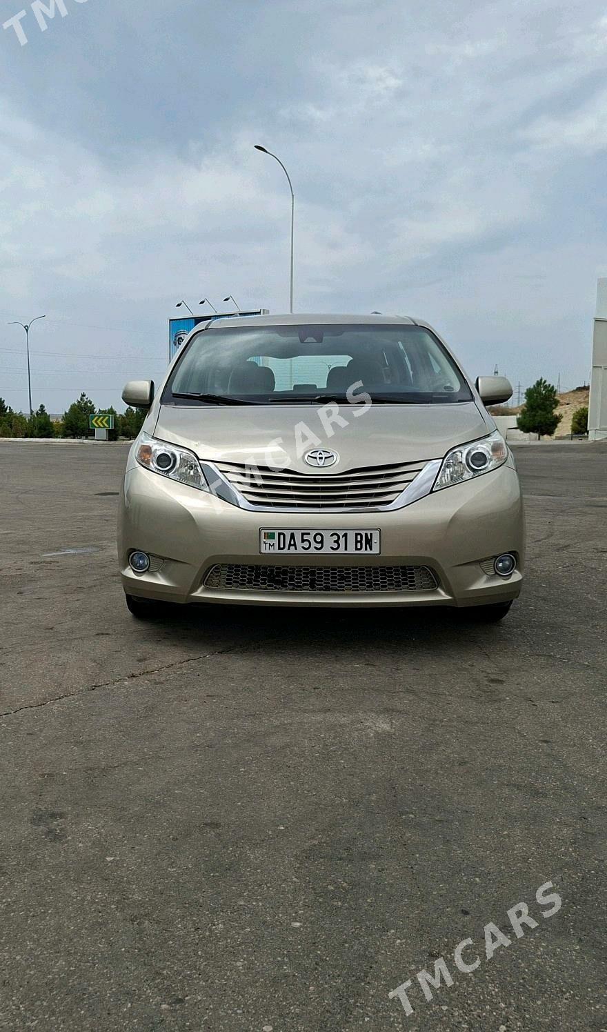 Toyota Sienna 2017 - 356 000 TMT - Туркменбаши - img 2
