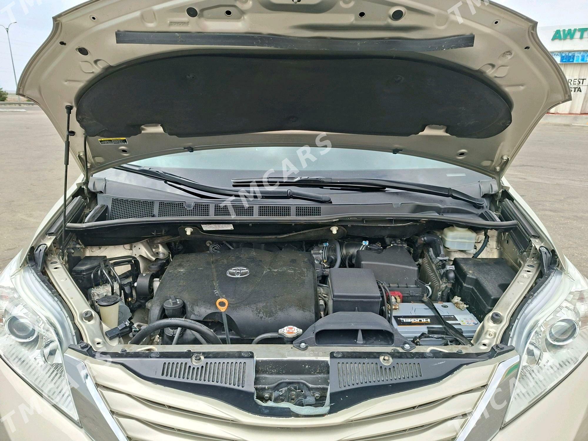 Toyota Sienna 2017 - 356 000 TMT - Туркменбаши - img 6