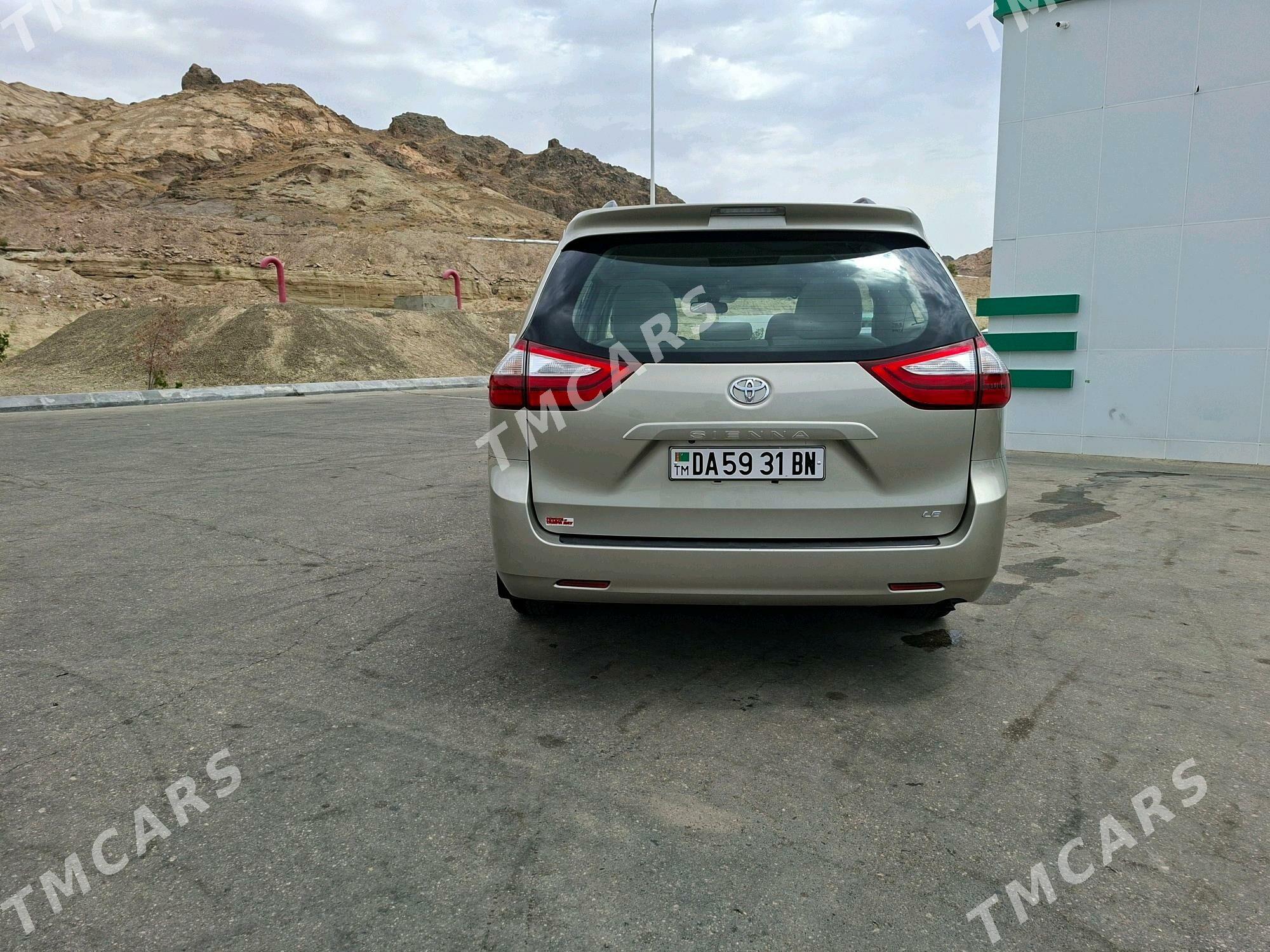 Toyota Sienna 2017 - 356 000 TMT - Туркменбаши - img 4
