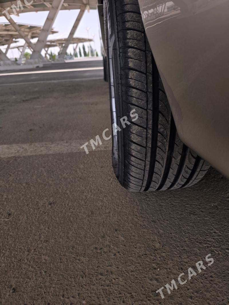 Toyota Sienna 2002 - 165 000 TMT - Мары - img 1