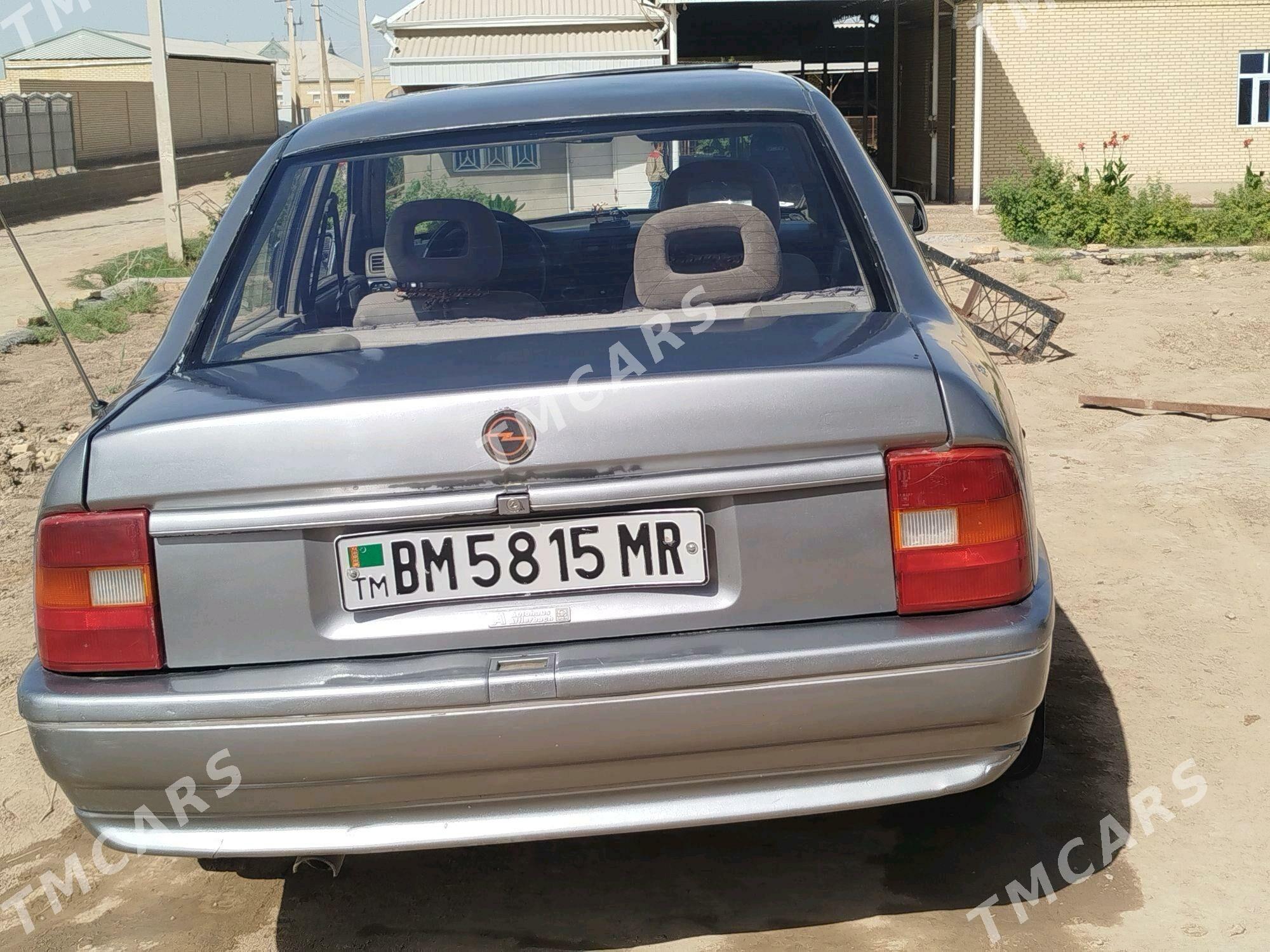 Opel Vectra 1988 - 27 000 TMT - Сакарчага - img 3