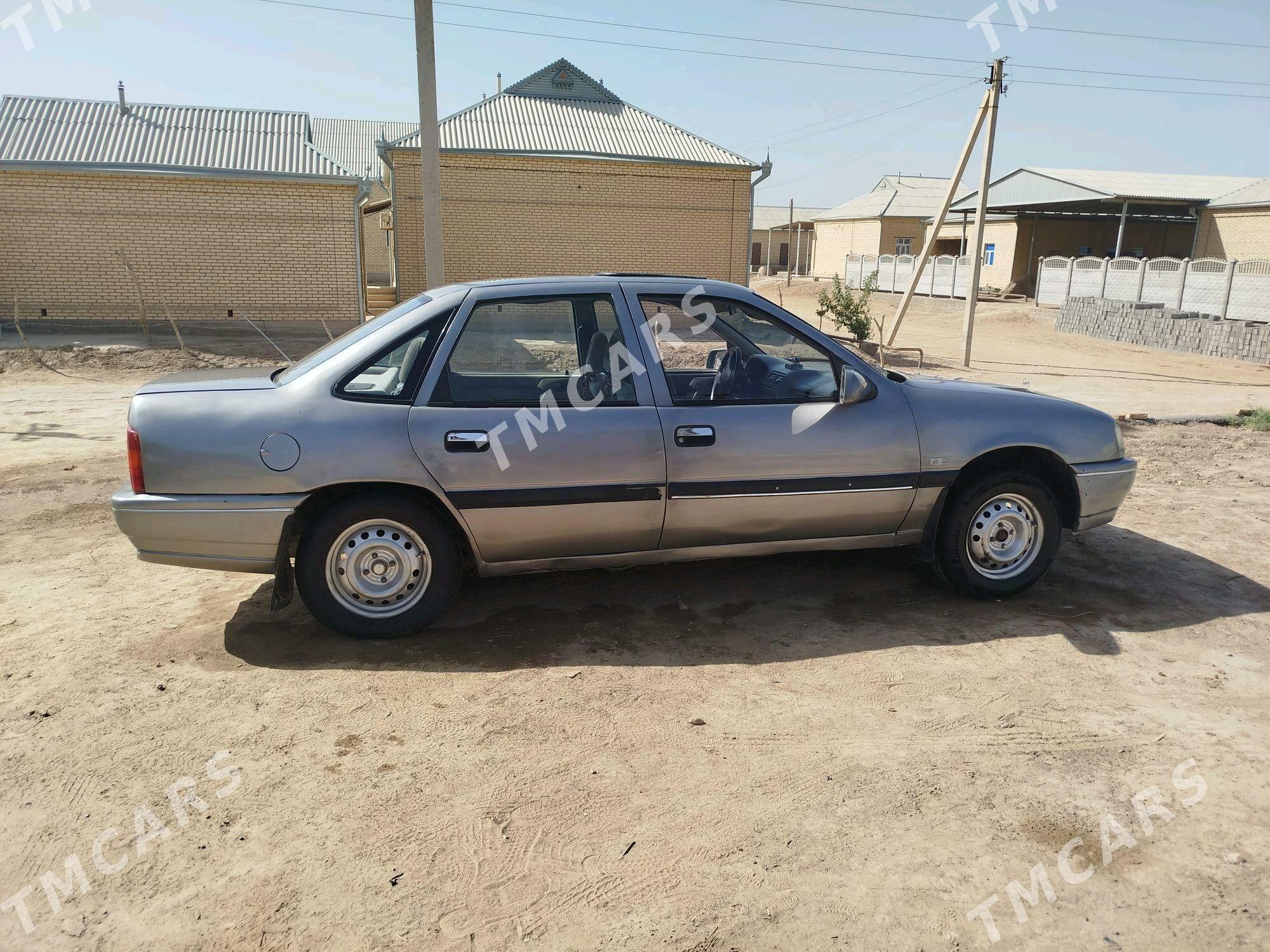 Opel Vectra 1988 - 27 000 TMT - Сакарчага - img 1